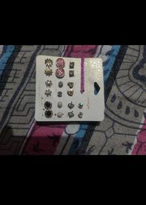 Stud Earring Set With Headphones