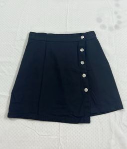 Short skirt