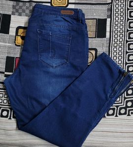 Blue Solid Ankle Length MidRise Casual Women Jeans