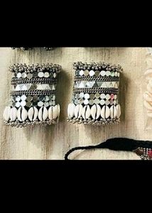 🔹 Cowrie Shell & Mirror Work Bracelet/Anklet