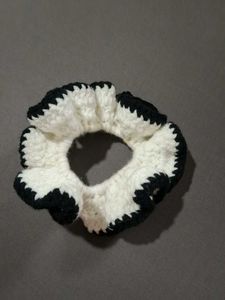 Crochet Scrunchie - Black & White