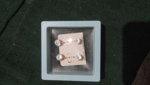 Sparkling Stud Earrings Totally new