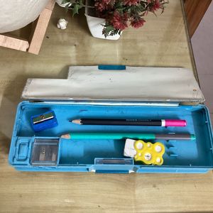 Cartoon Case With 1pc New Pencil