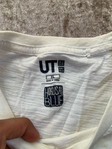 Uniqlo Hokusai Wave Art Tee