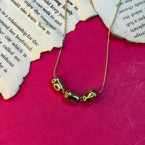 Gold Tone Necklace &amp; Earrings