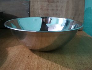 Set of 4 - New Non-used Stainless Steel Bowls