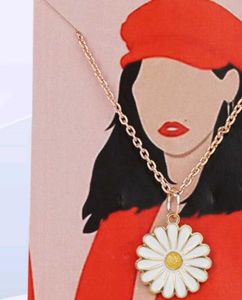 Daisy Pendant Necklace