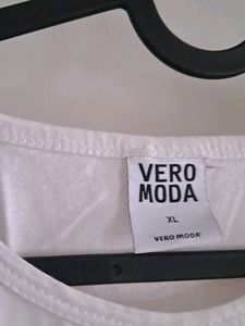 Vero Moda Floral Top