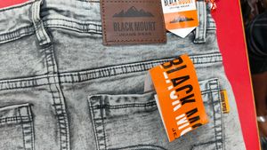 Men&#39;s Grey Denim Jeans Size - 30 NEW