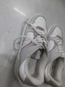 Zudio Sneakers