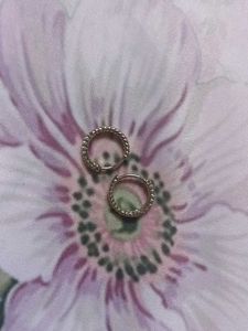 SILVER STONED EARRING