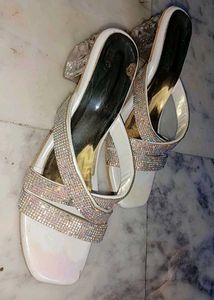 White Chain Glass 👠 Heel