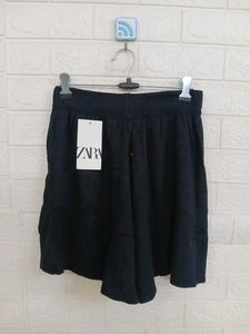 a Black Shorts