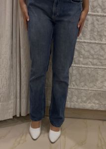 Straight Fit Blue Jeans –