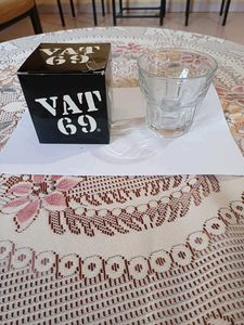 Floral Design Plates (Set of 2)