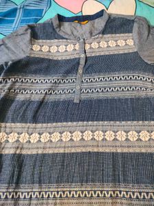 Aurelia Kurthi Size: L