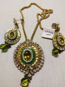 Pendent Set