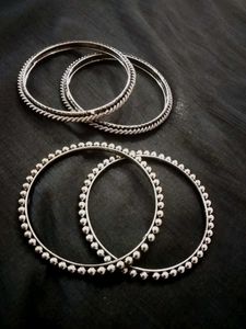 Silver Tone Bangle Set