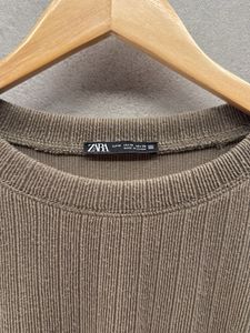 Zara Ribbed Ruffle Hem Top