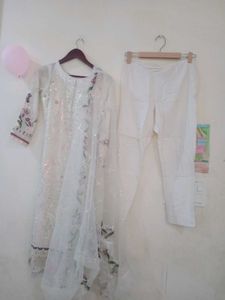 beautiful pakistani Kurta Set with ruffled dupatta