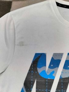 Nike Graphic Print Tee Orignal LESS USES