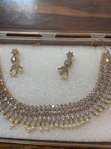 This is AD necklace set