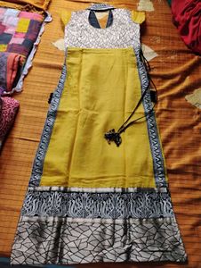 Women New Straight Festival Kurta
