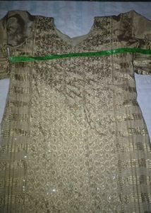 Elegant Pakistani suite