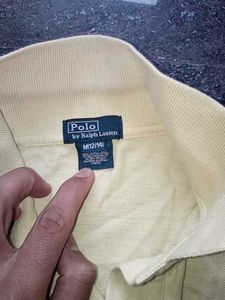 {{T-shirt -- M}} Polo