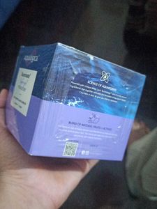 Aqualogica illuminate hydra gel moisturizer