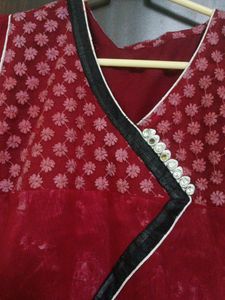 Georgette Chikenkari Kurti With L Size.