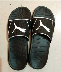 Puma Slides - (it's 5 month old) original. bought