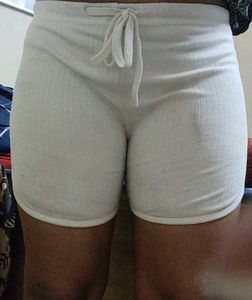 Women&#39;s White Short