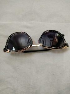 Women Stunning Sun Glass