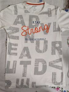 Stay Strong Graphic T-Shirt
