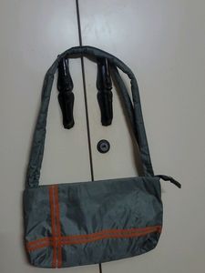 (50% Discount) Holi Offer 😍Grey Shoulder Bag .