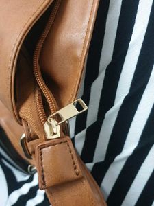 👜Urbanic Leather Convertible Bag