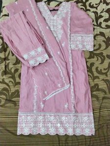 Pakistani Kurta Pant With Dupatta Set