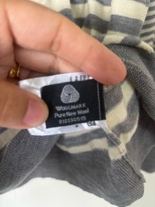 Uniqlo Striped V-Neck Sweater