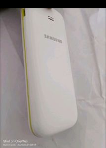 Samsung Guru Music 2