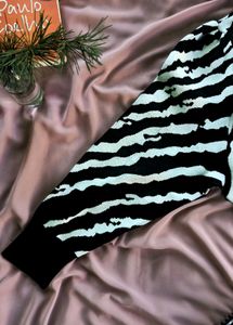 Classic Black &amp; White Crop Top