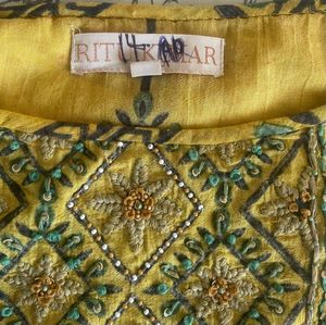 Beautiful Kurta Set With A Unique Pattern and Cut