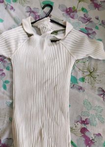 Chic White Ribbed Knit Top