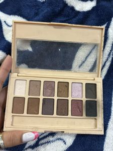 SFR colour the blast nudes, eyeshadow palette