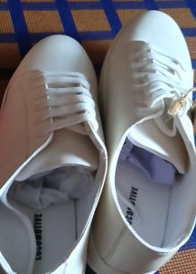 White Sneakers Size 43 Uk Indian Siz 9