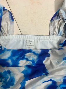 Floral Crop Top - Trendy &amp; Stylish