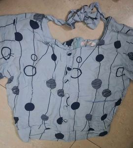 Women crop top