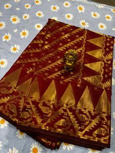 Elegant Maroon &amp; Gold Saree