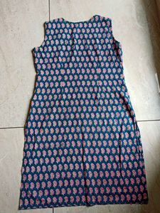Sleevless Kurti