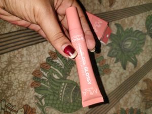 MILA BEAUTE Gloss